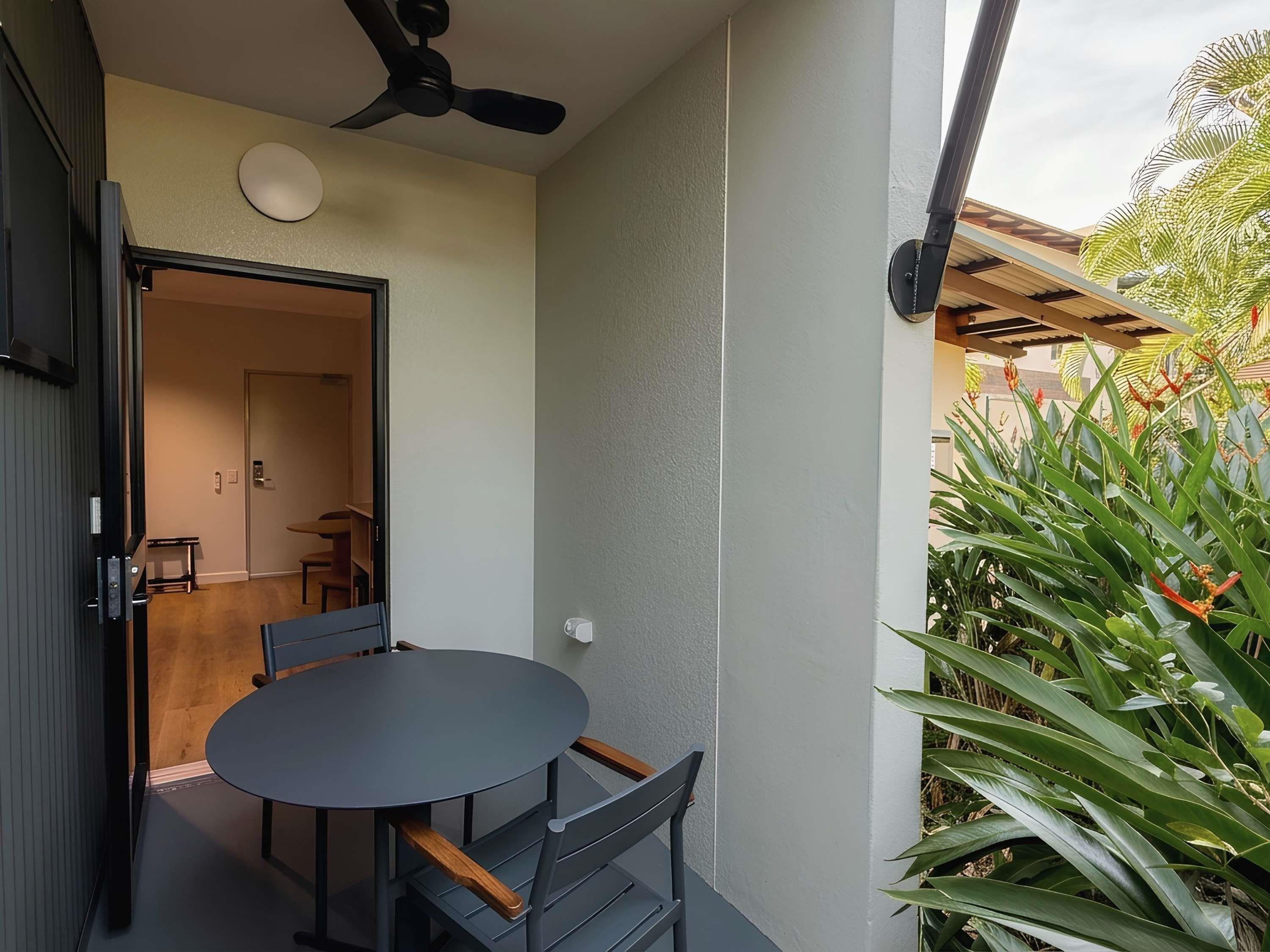 Mercure Darwin Airport Resort Room Type - Superior King Room with 1 King-sized bed