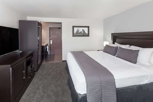  - Baymont Inn & Suites Glenview
