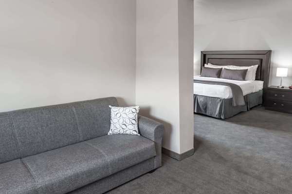 Suite - Baymont Inn & Suites Glenview