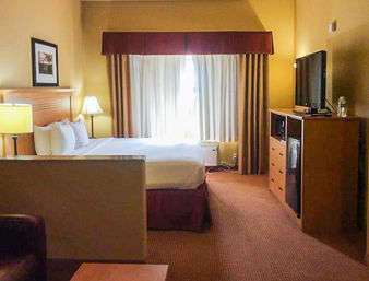 Suite - Baymont Inn & Suites Cuero