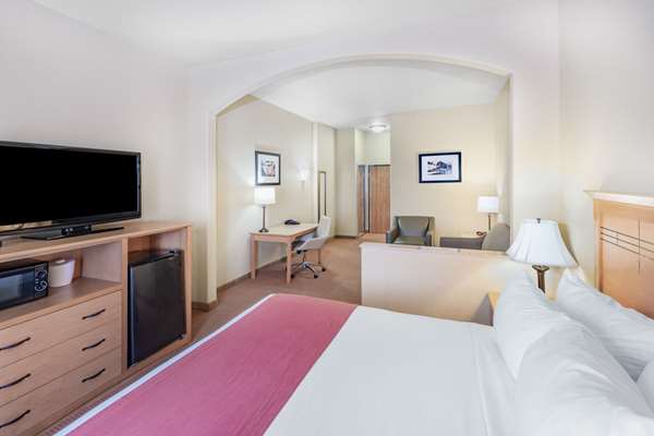 Suite - Baymont Inn & Suites Cuero