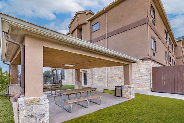  - Baymont Inn & Suites Cuero