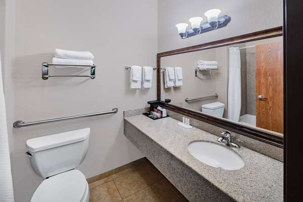  - Baymont Inn & Suites Cuero