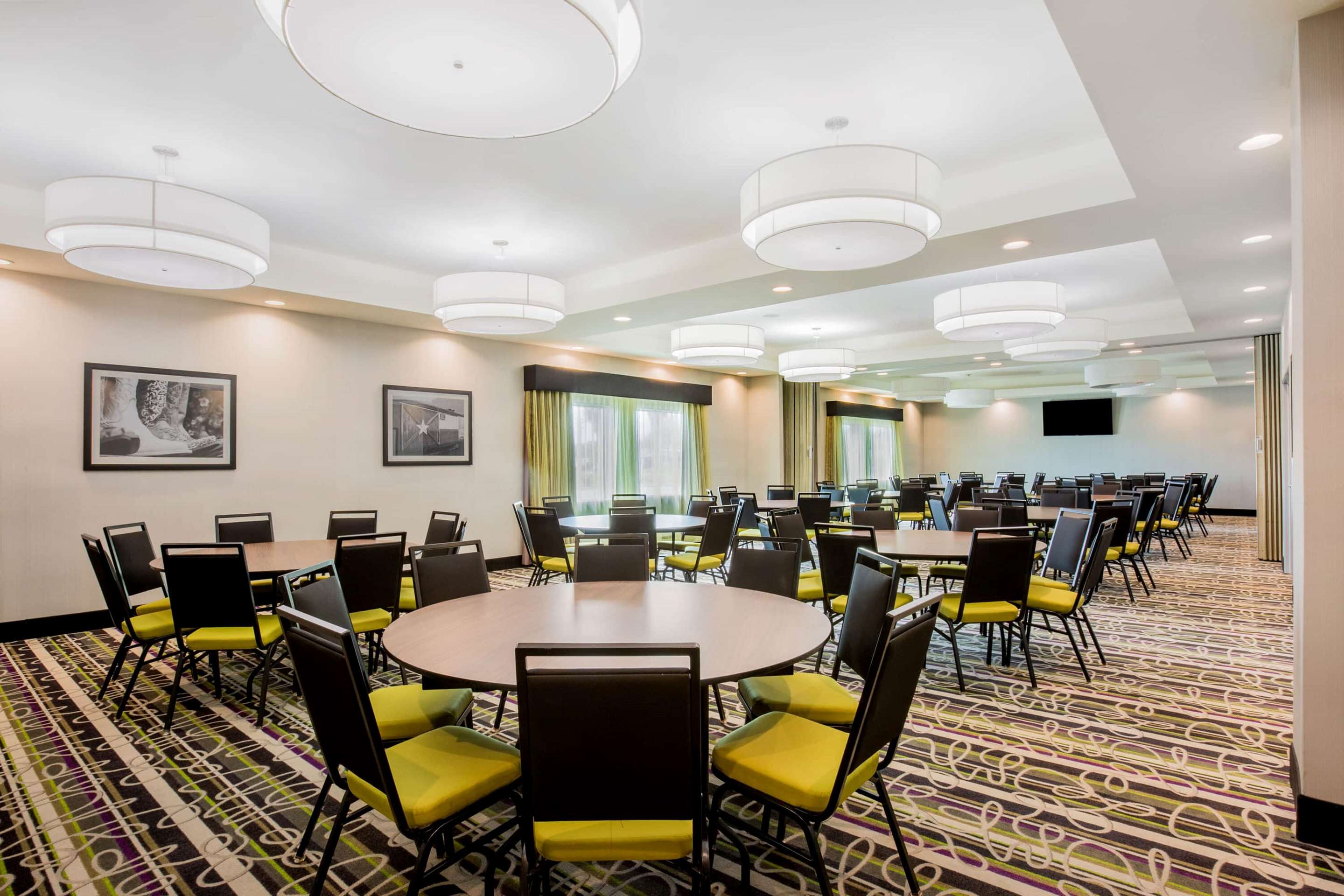 Meeting Room | La Quinta Inn & Suites by Wyndham McAllen Convention Center