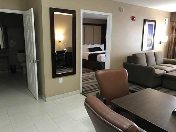 Suite - Best Western Plus Crawfordville Hotel - I-74, Exit 34