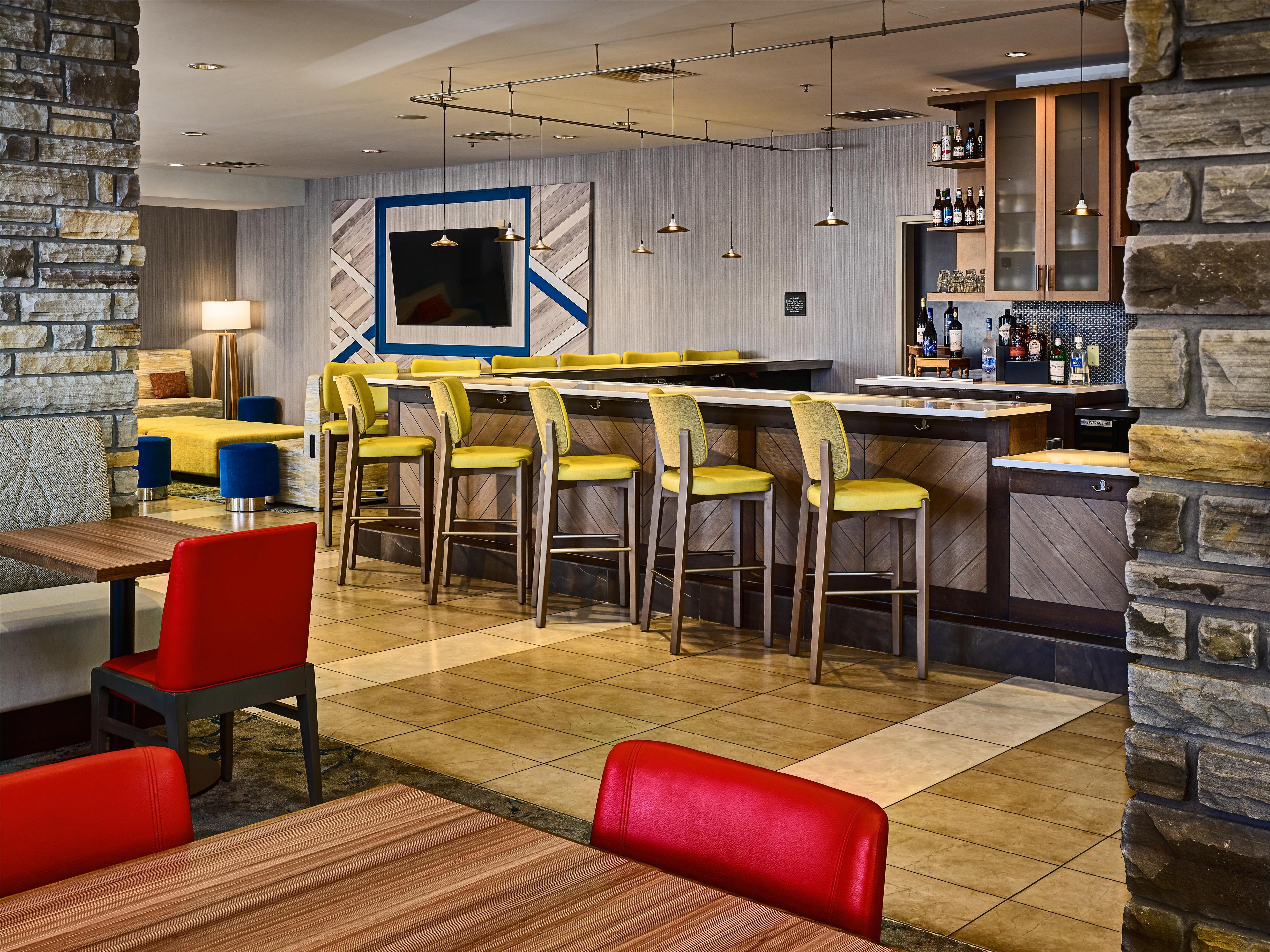 BarLounge | Hilton Garden Inn Pigeon Forge