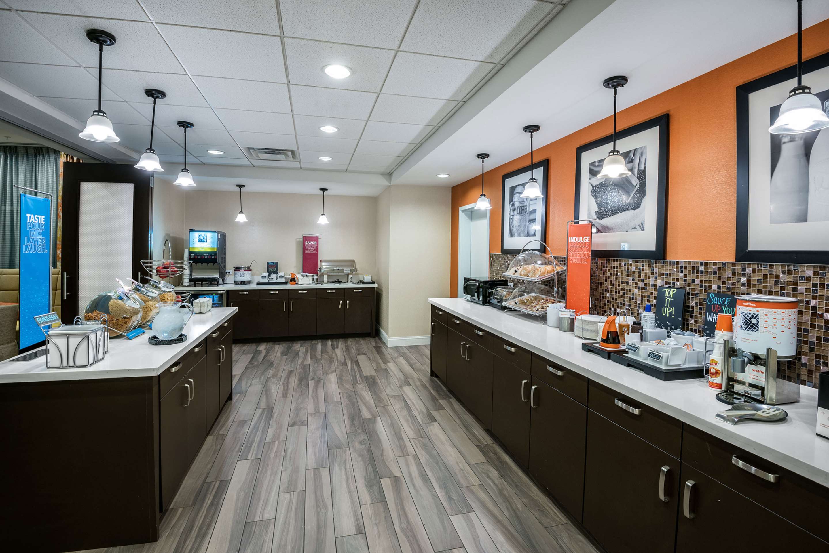 Breakfast Area | Hampton Inn & Suites San Antonio Brooks City Base, TX