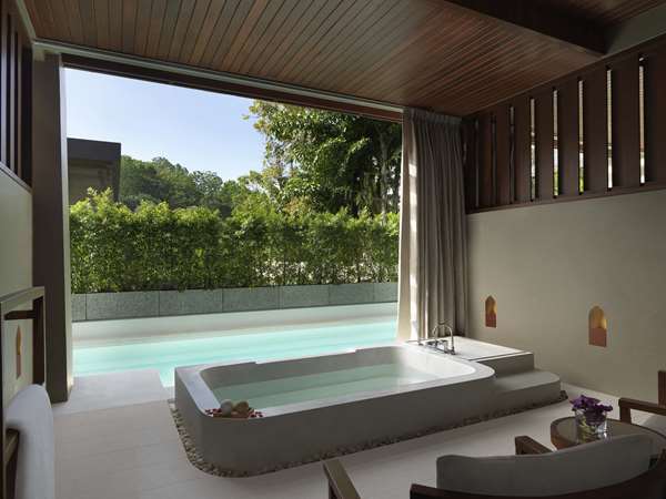 Premier Room, Pool Access & Whirlpool Bath, 1 King Bed
