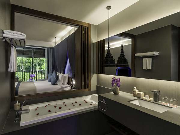 Deluxe Room, Pool View, 1 King Bed & 1 Sofa Bed