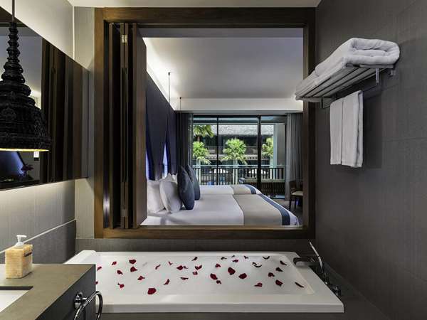 Deluxe Room, Garden View, 1 King Bed & 1 Sofa Bed
