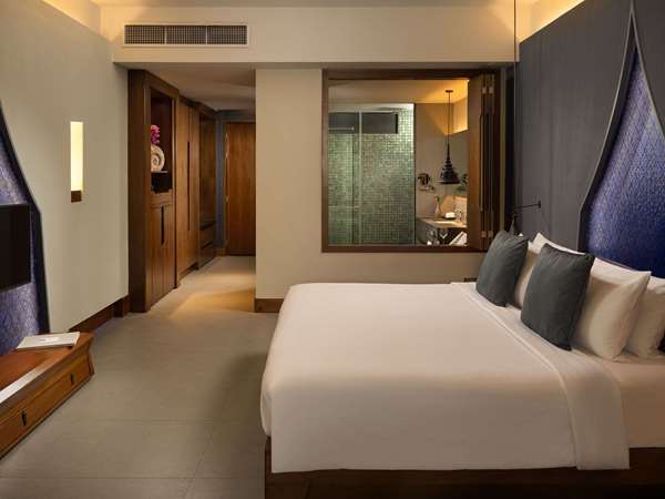 Deluxe Room, Pool View, 1 King Bed & 1 Sofa Bed
