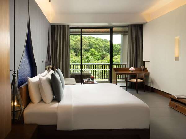 Deluxe Room, Pool View, 1 King Bed & 1 Sofa Bed