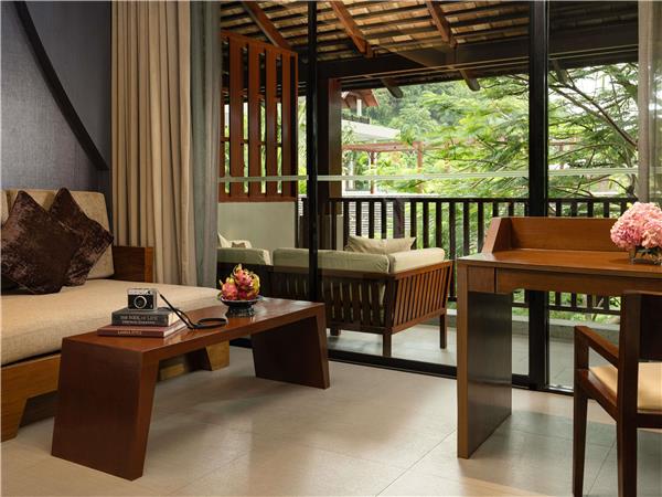 Deluxe Room, Garden View, 1 King Bed & 1 Sofa Bed