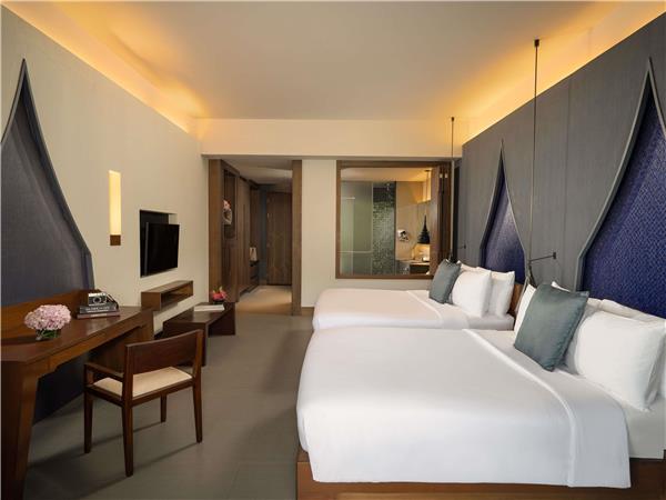 Deluxe Family Room, 1 King Bed & 1 Queen Bed