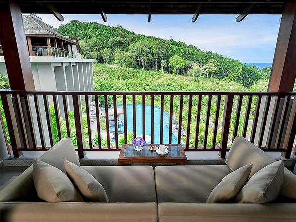 Deluxe Room, Pool View, 1 King Bed & 1 Sofa Bed