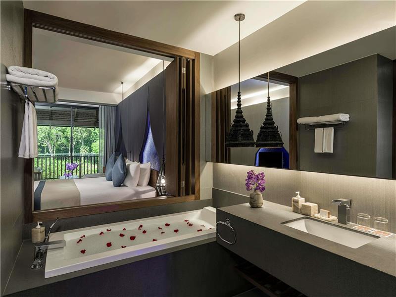 Deluxe Room, Pool View, 1 King Bed & 1 Sofa Bed