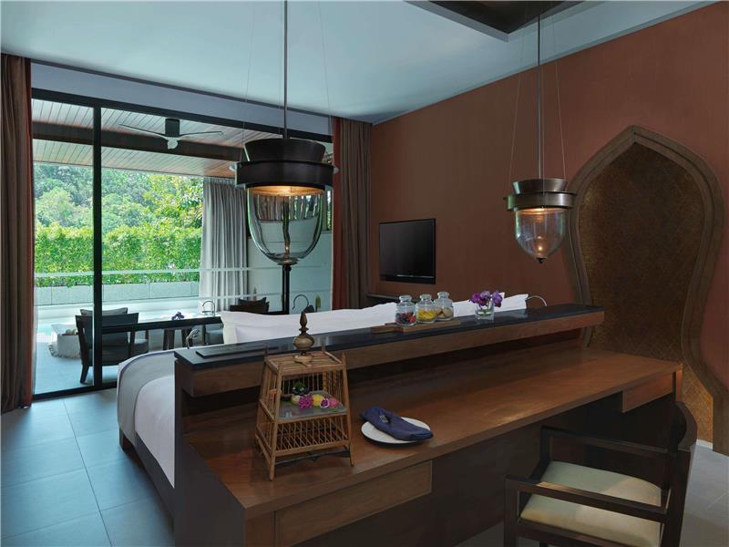 Premier Room, Pool Access & Whirlpool Bath, 1 King Bed