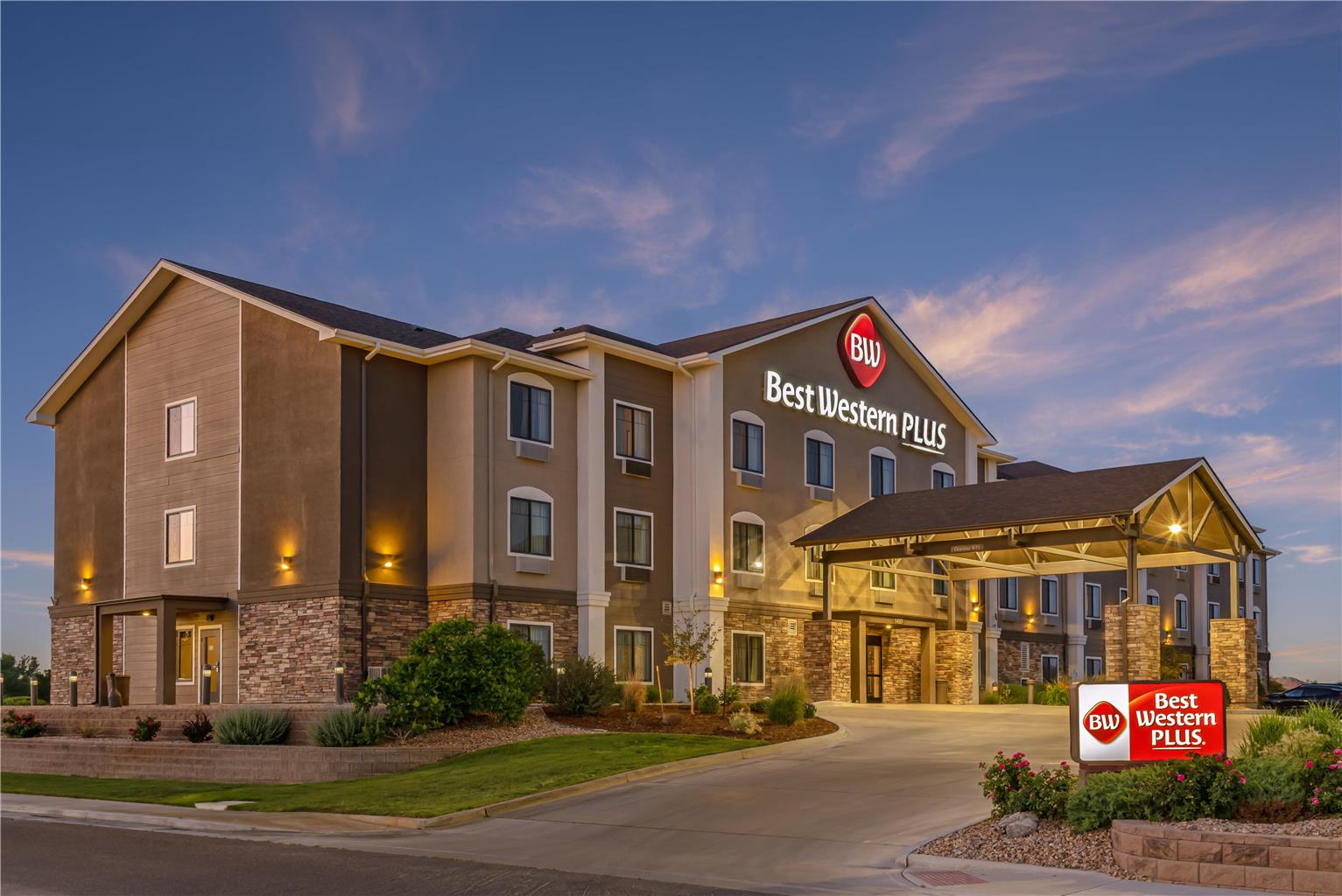 Best Western Plus Overland Inn