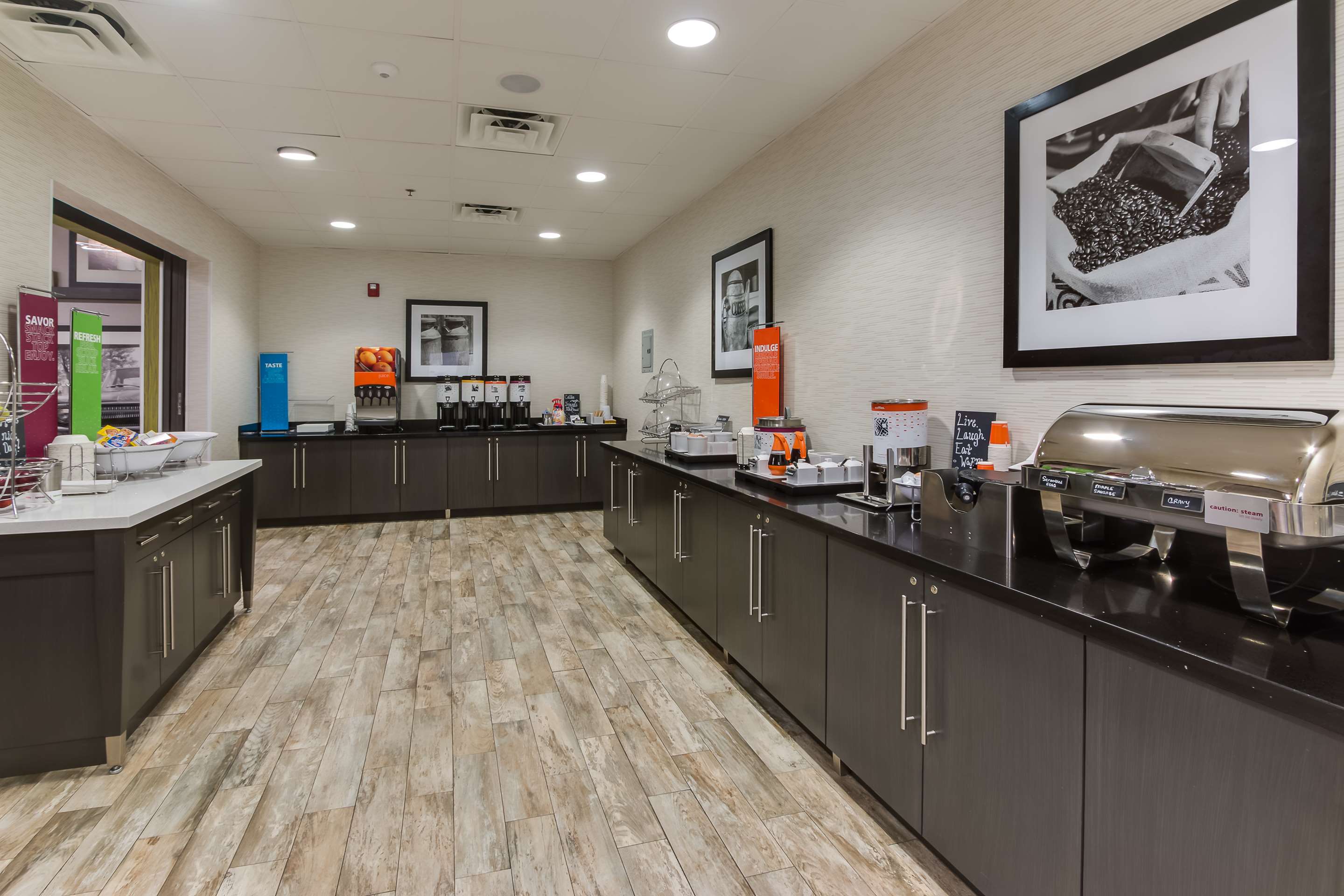 Restaurant | Hampton Inn White House