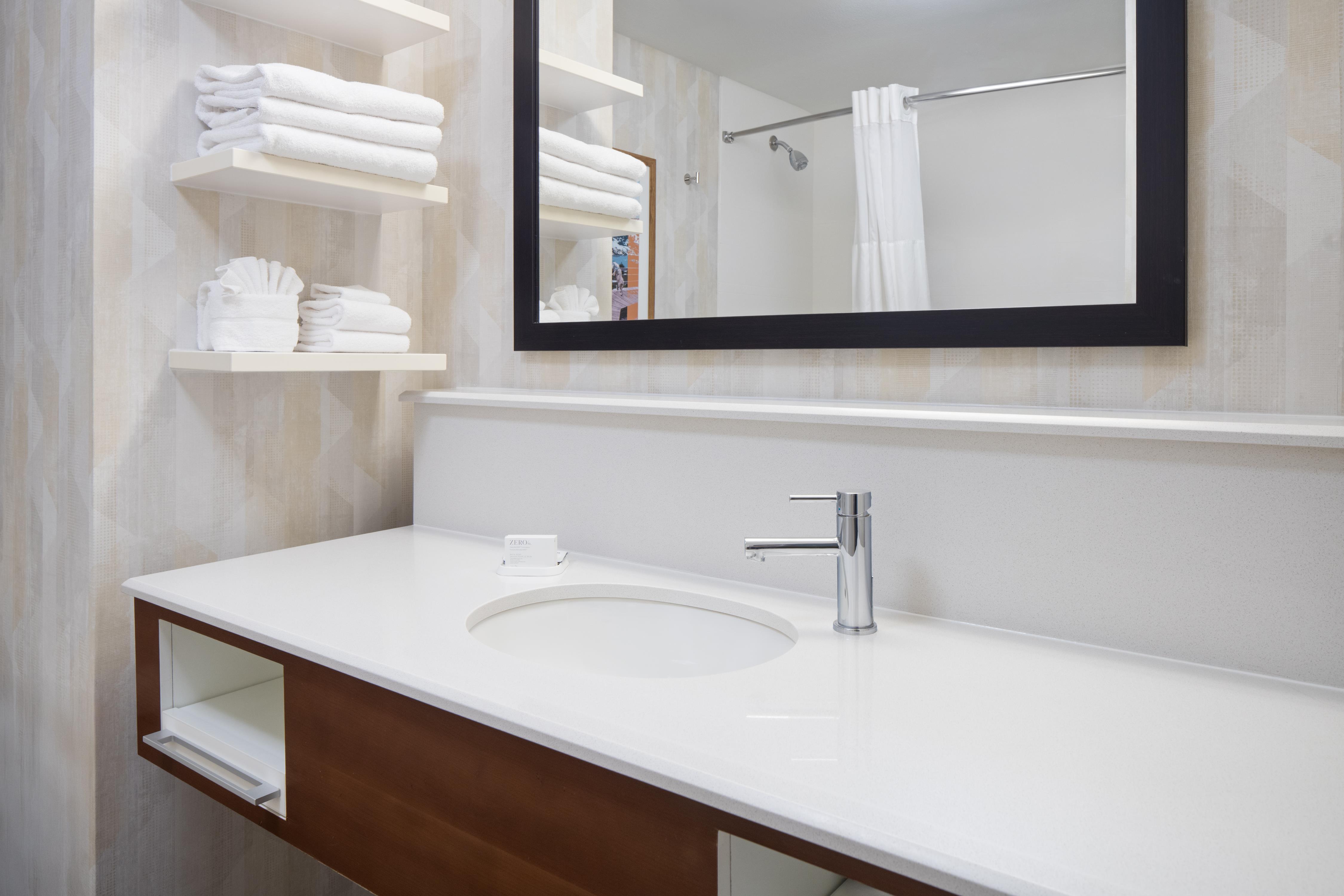 Hampton Inn & Suites by Hilton Whitefish Room Type - 2 QNS MICROWV FRIDGE NS