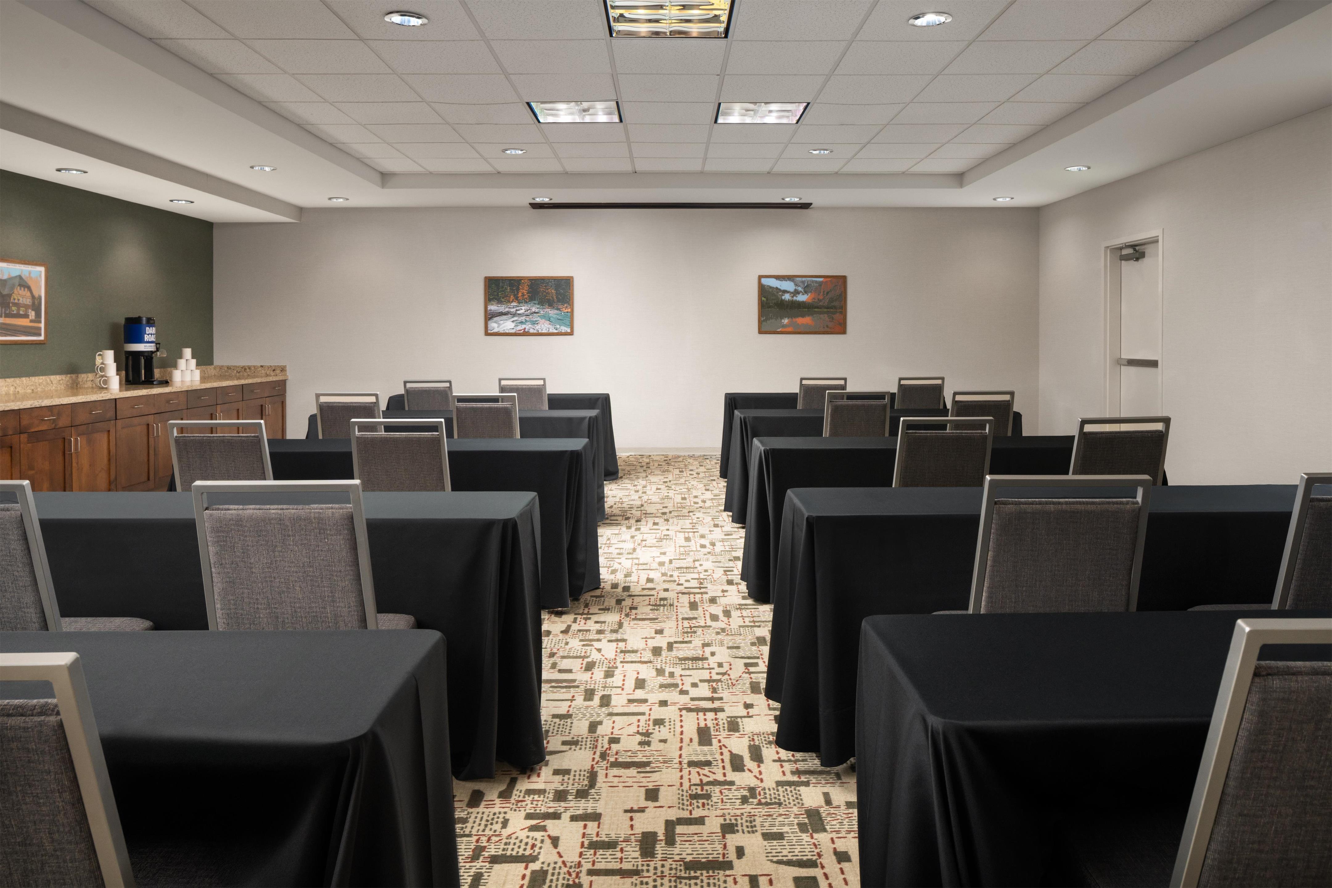 Meeting Room | Hampton Inn & Suites Whitefish