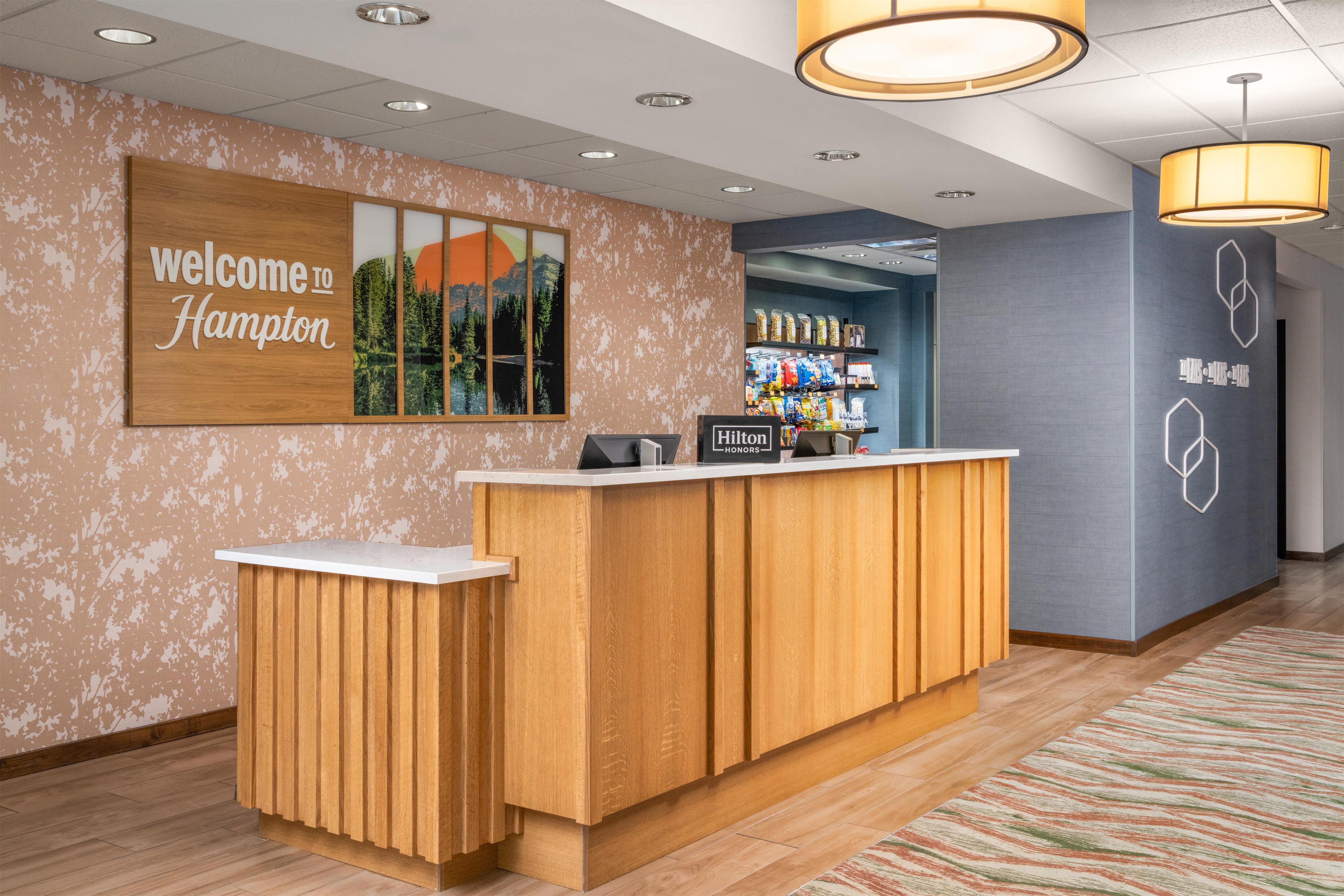 Reception | Hampton Inn & Suites Whitefish