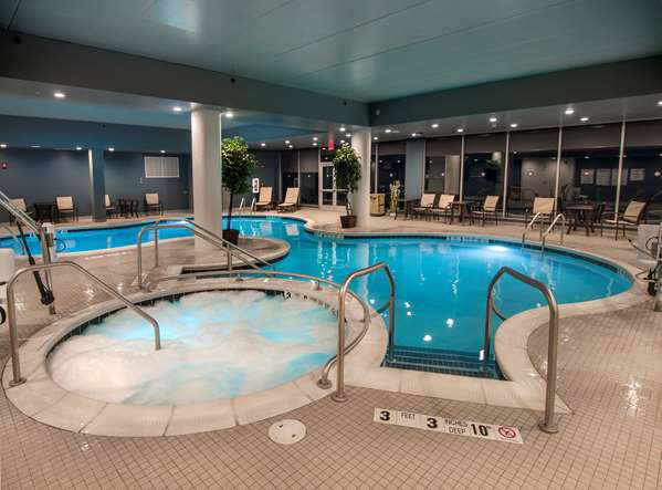Pool - DoubleTree by Hilton Hotel Niagara Falls