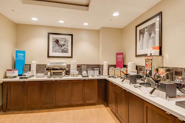 Restaurant - Hampton Inn & Suites Glendale