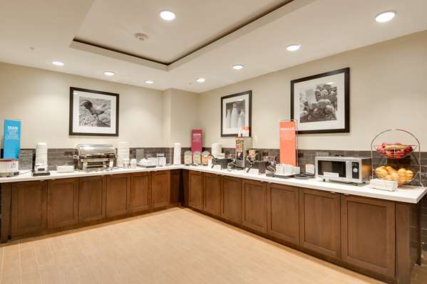 Restaurant - Hampton Inn & Suites Glendale