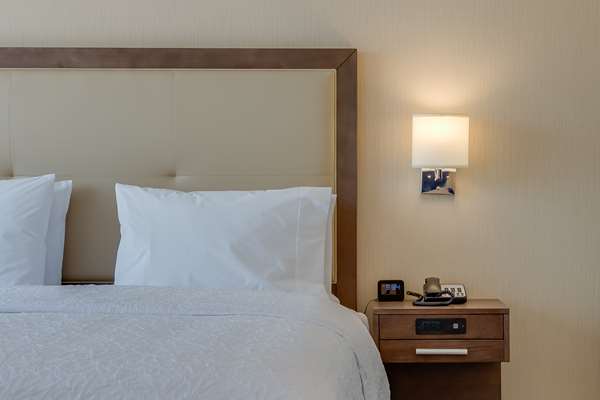  - Hampton Inn & Suites Glendale