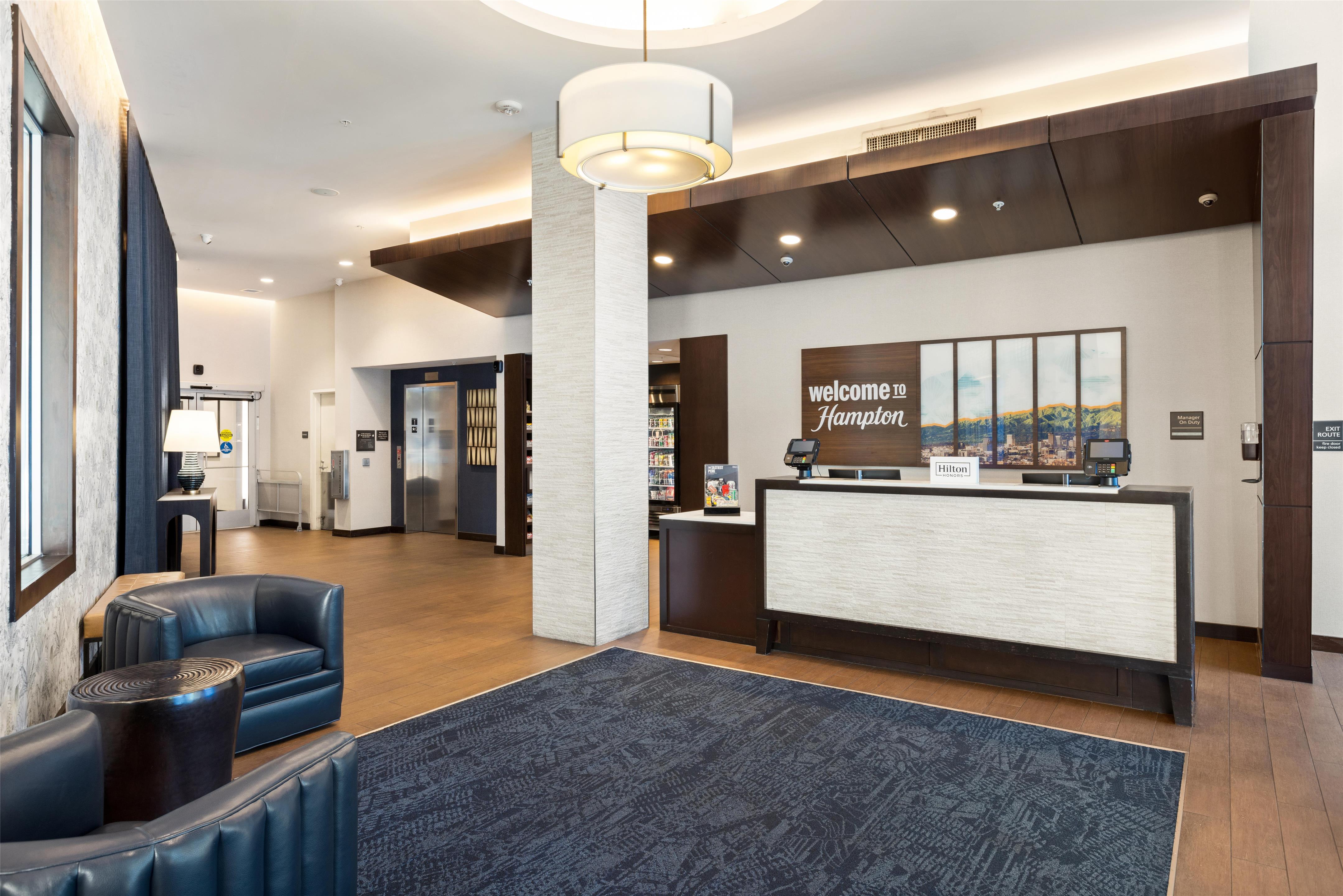 Reception | Hampton Inn & Suites Los Angeles - Glendale