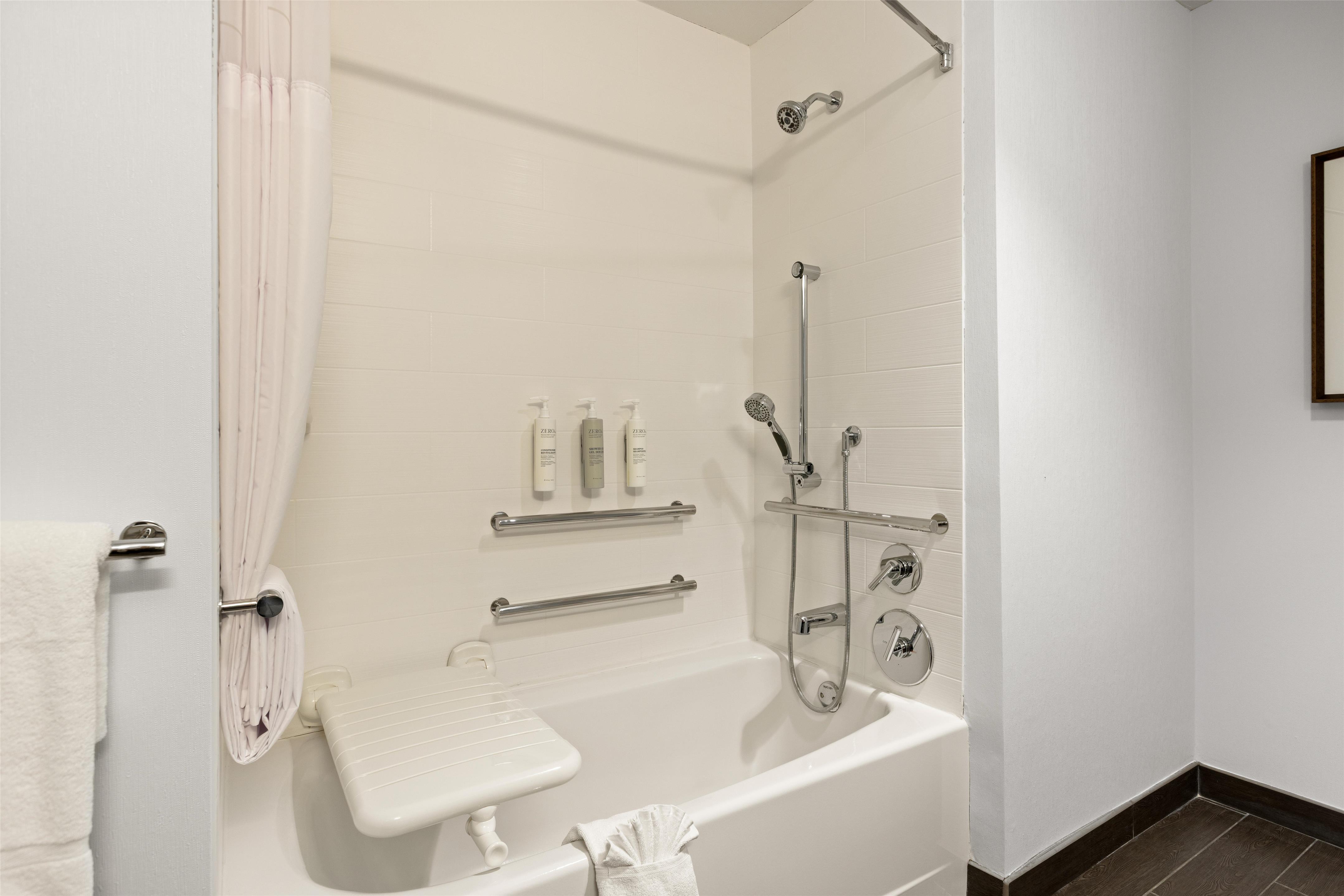 Guest room bath
