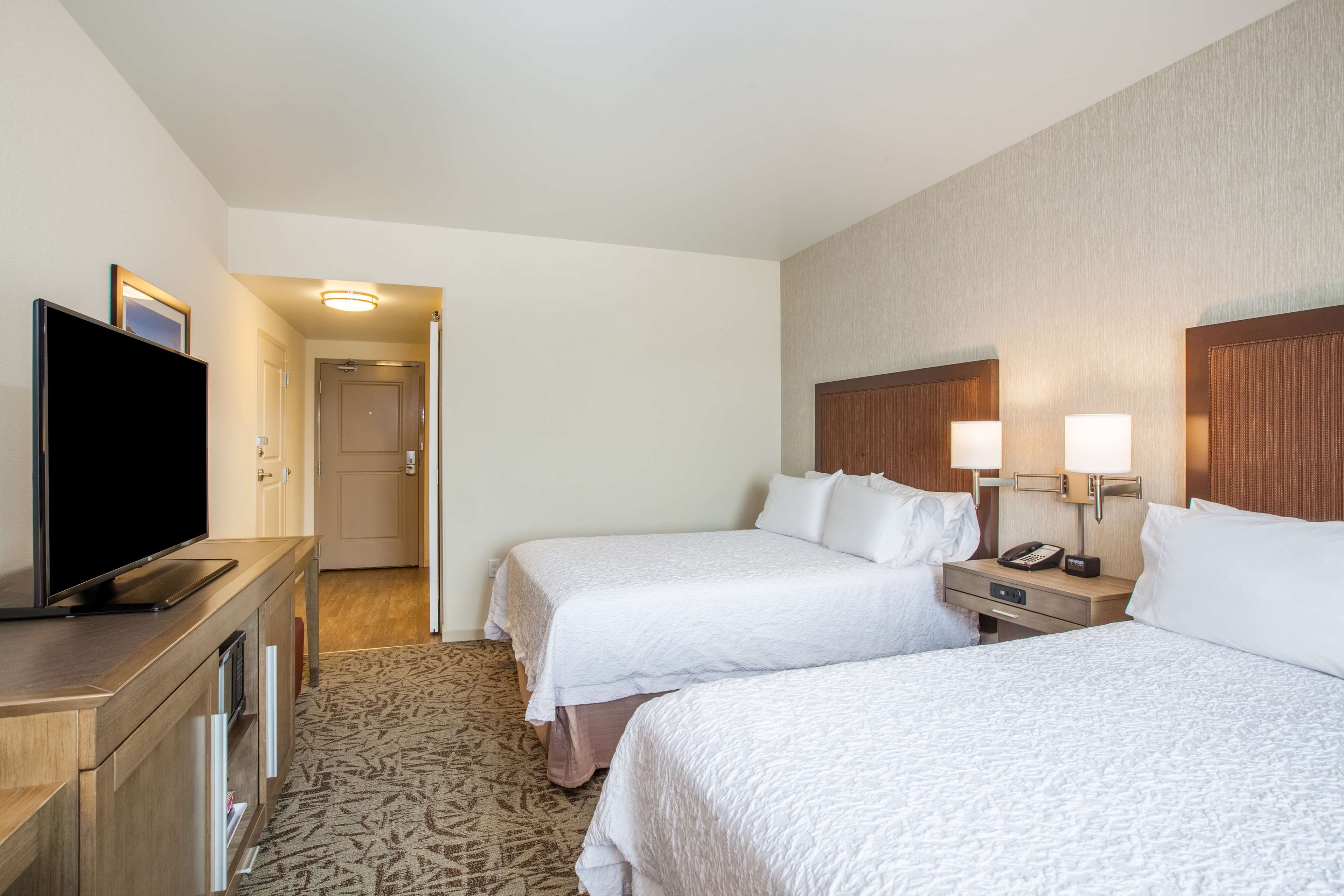 Hampton Inn & Suites by Hilton Pasco/Tri-Cities Room Type - 2 QNS MICROWV FRIDGE NS