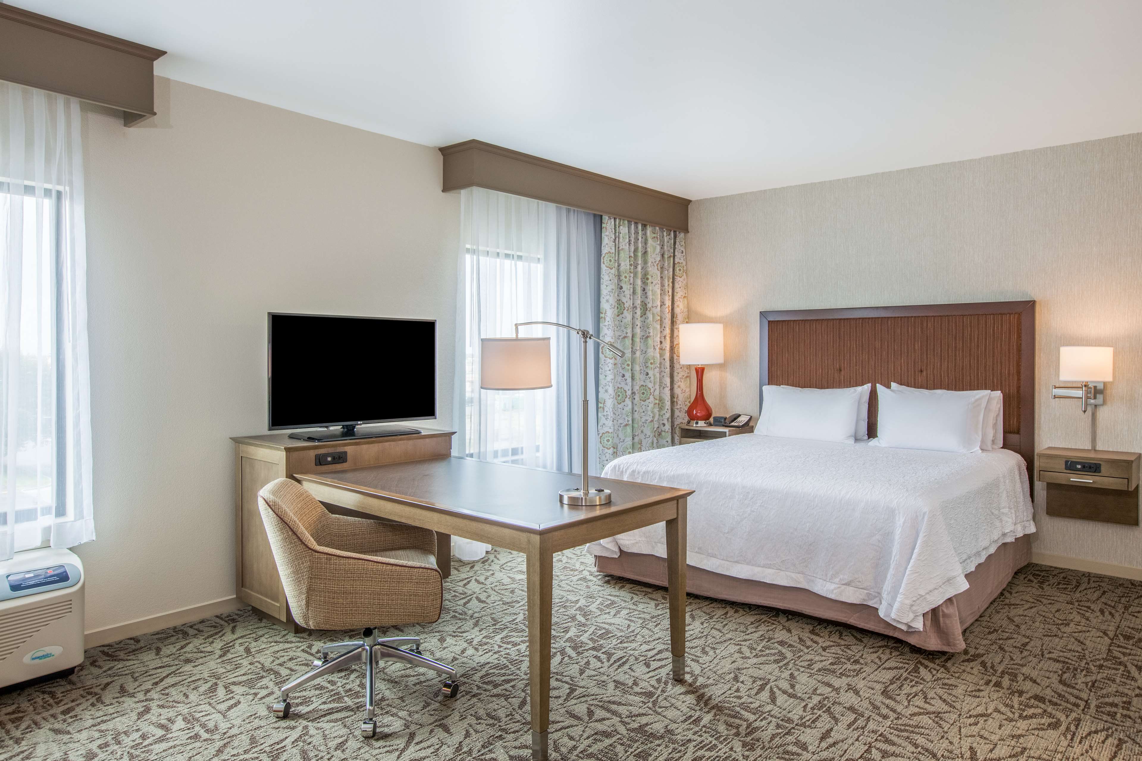 Hampton Inn & Suites by Hilton Pasco/Tri-Cities Room Type - 1KN STDO MIC FRIDG WTBR NS