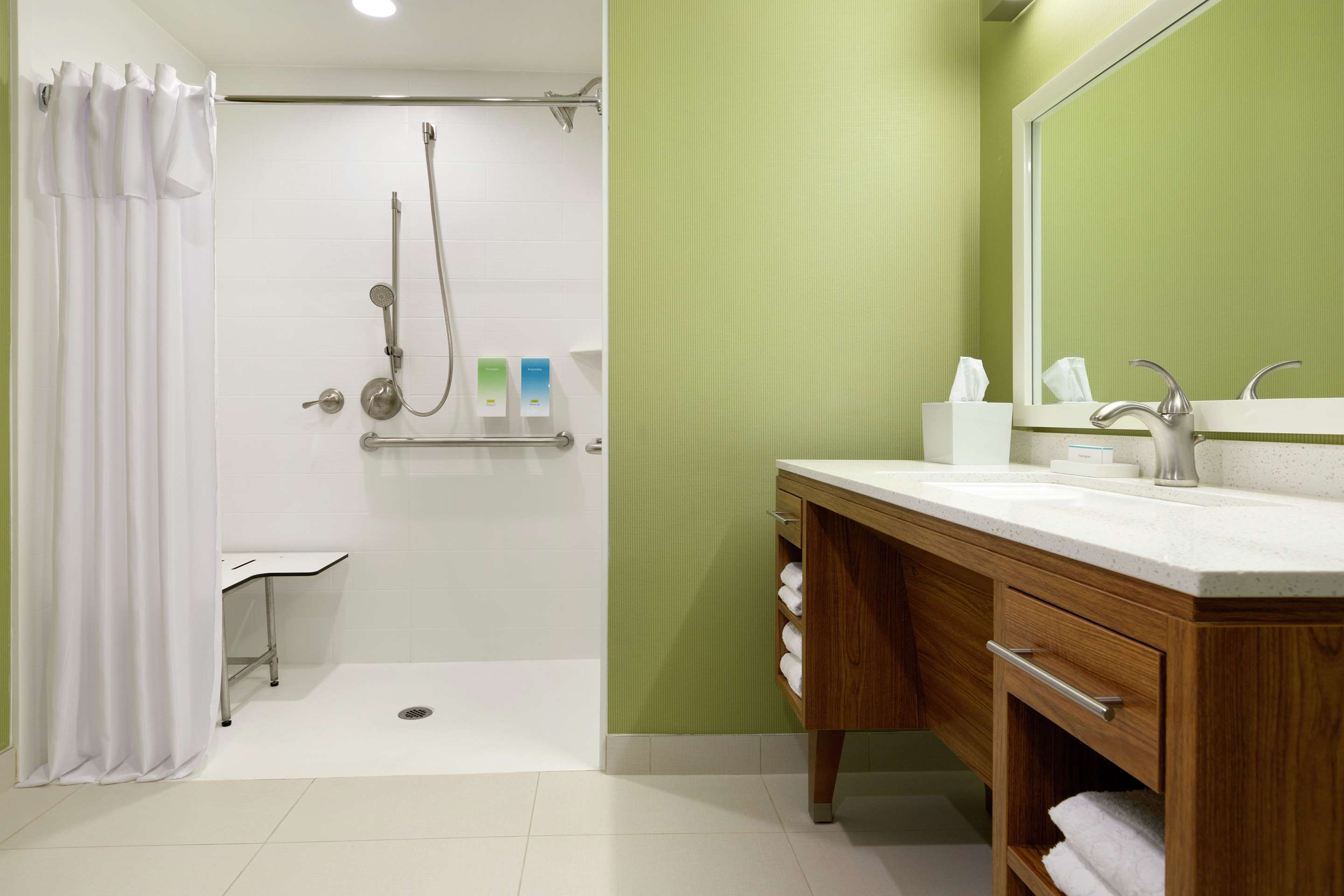 Guest room bath