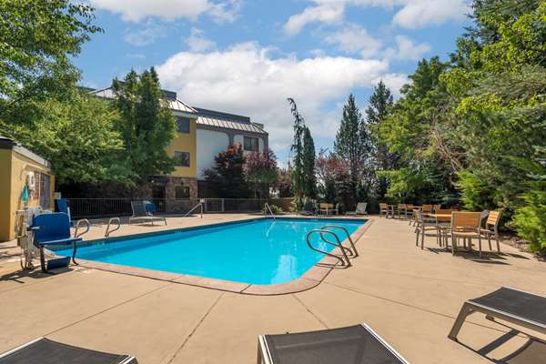 Pool - Best Western Plus Olympic Inn Klamath Falls