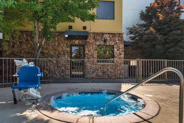 Pool - Best Western Plus Olympic Inn Klamath Falls