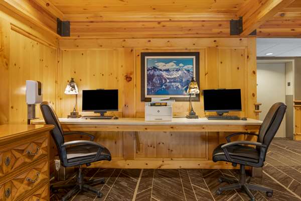 Conference Area - Best Western Plus Olympic Inn Klamath Falls