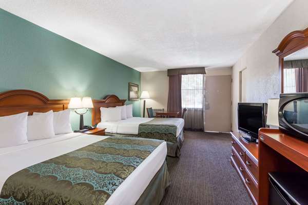  - Baymont Inn & Suites Sarasota