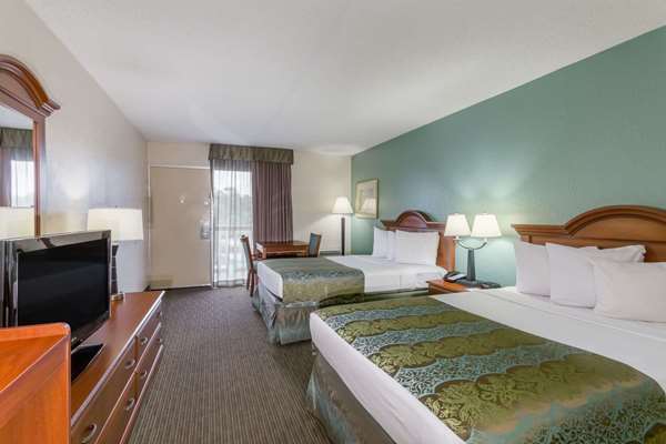  - Baymont Inn & Suites Sarasota