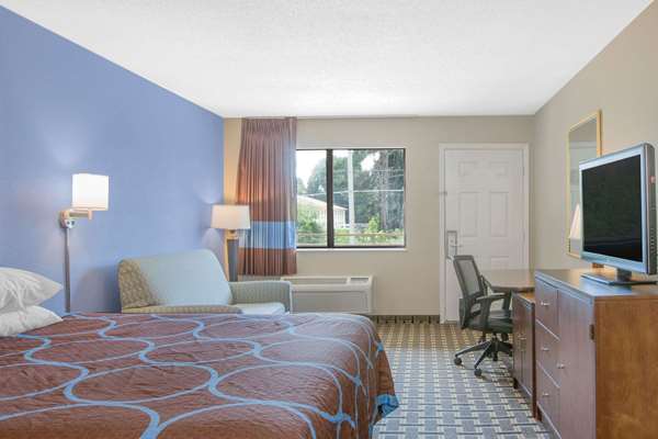  - Super 8 Motel Brinkley - I-40, Exit 216