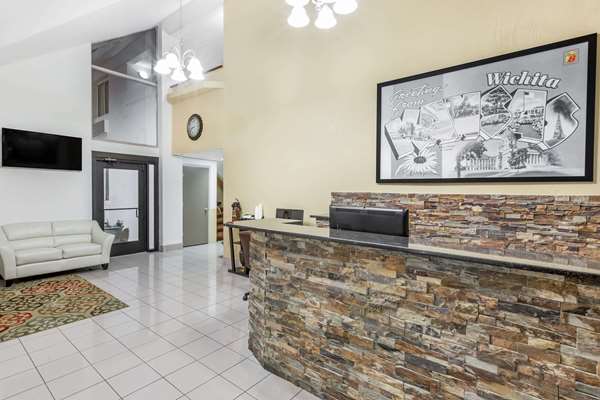  - Super 8 Hotel Airport Wichita