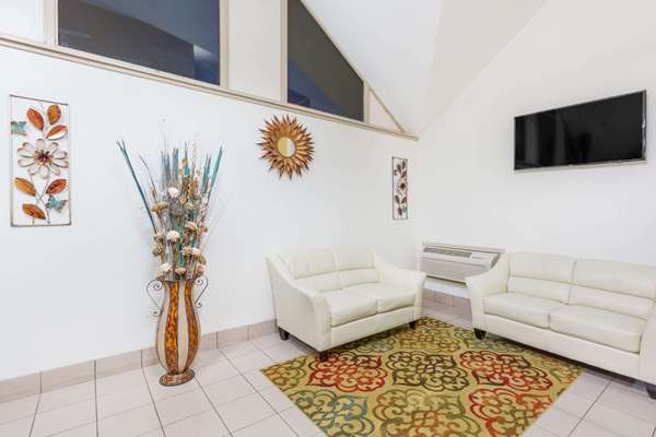  - Super 8 Hotel Airport Wichita