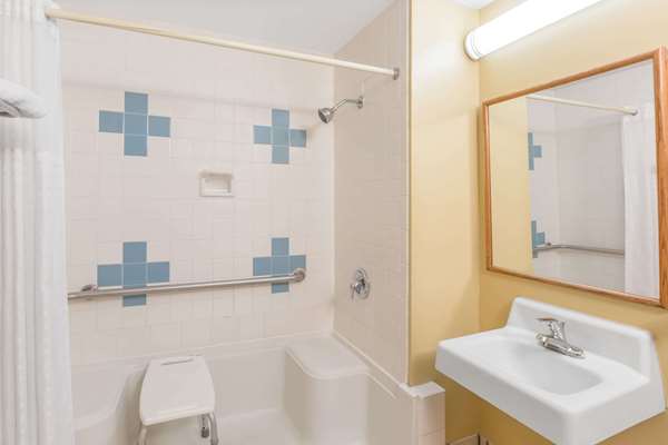  - Super 8 Hotel Airport Wichita