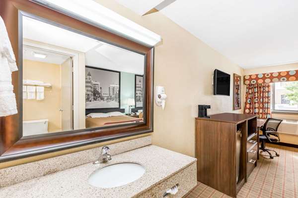  - Super 8 Hotel Airport Wichita