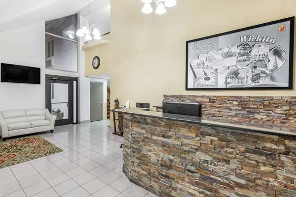  - Super 8 Hotel Airport Wichita