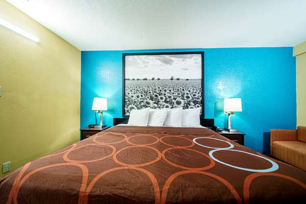  - Super 8 Hotel Airport Wichita