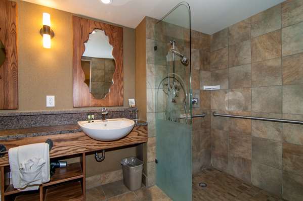  - Banff Caribou Lodge & Spa