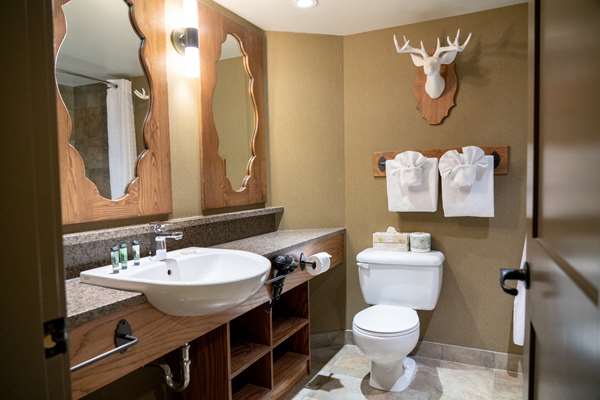  - Banff Caribou Lodge & Spa