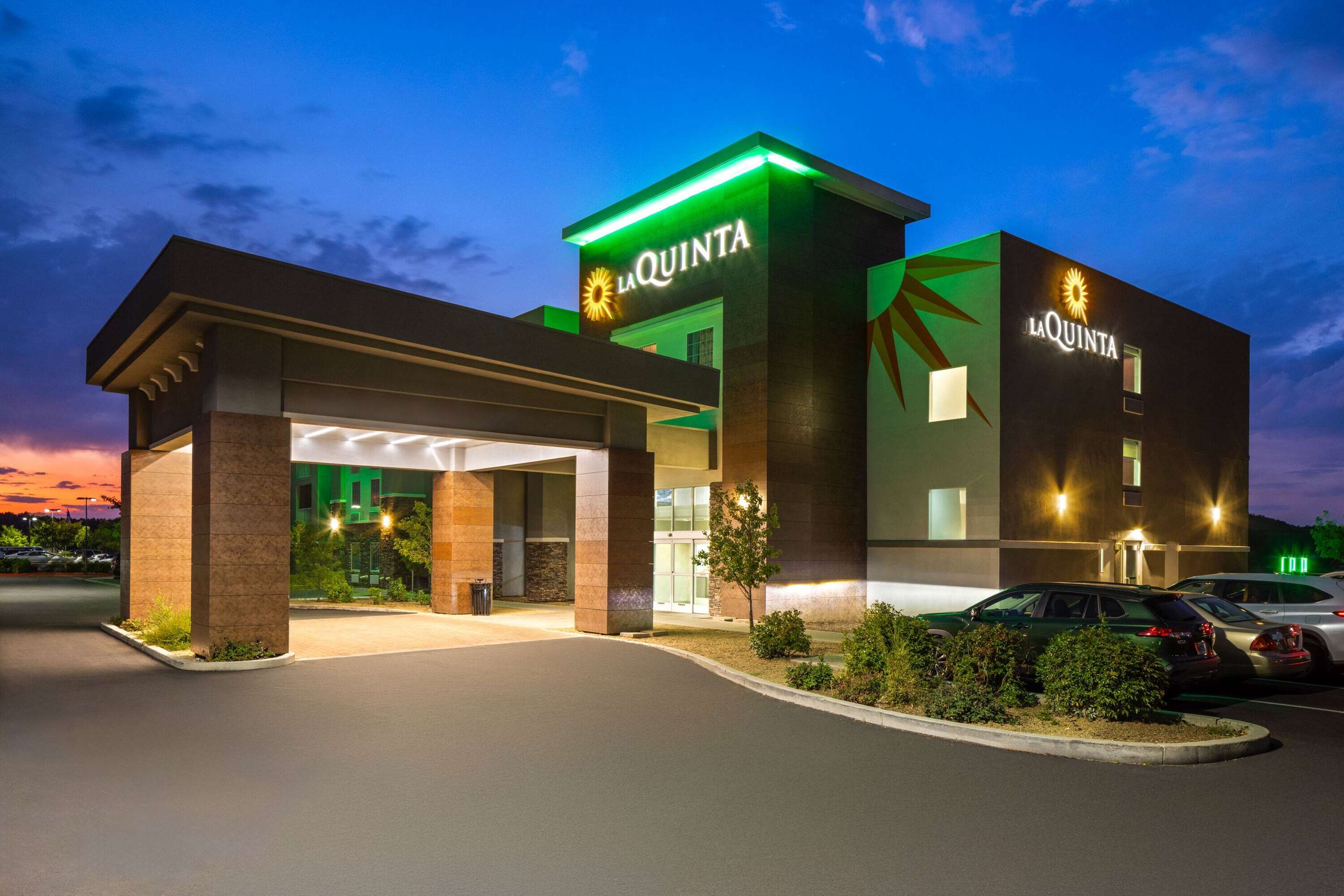 Exterior | La Quinta Inn & Suites by Wyndham Williams-Grand Canyon Area